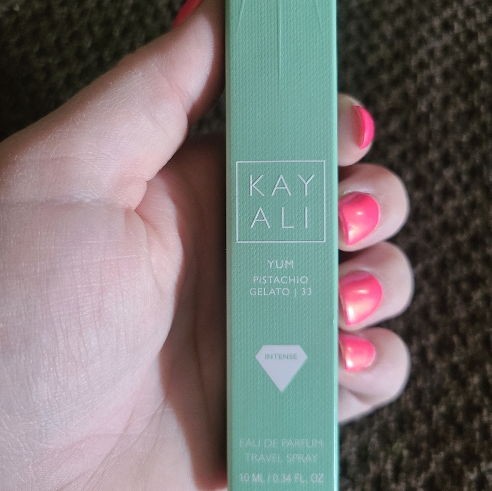 Kayali Yum Pistachio Gelato 33